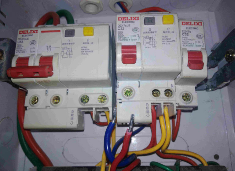 循環(huán)水泵插上就跳閘什么原因？